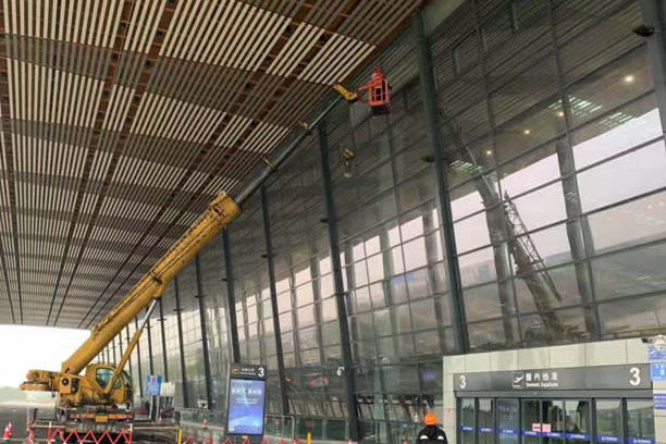 白茅湖农场玻璃幕墙维护和保养